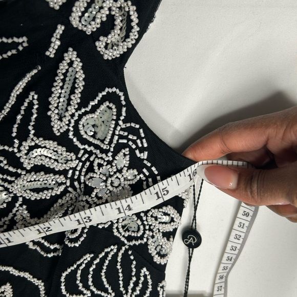 NWT Adrianna Papell Women’s Off Shoulder Fitted Beaded Dress. Black White. SZ 2P - Picture 7 of 15